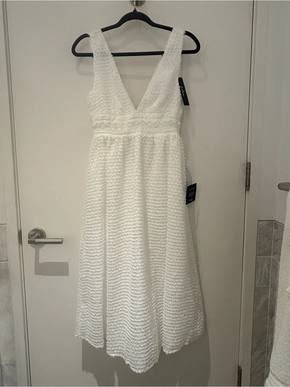 Lulu's White Textured V-Neck Midi Dress